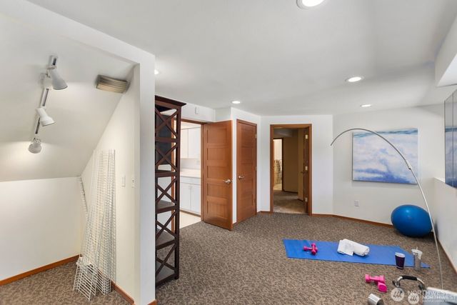 8618 NE 143rd Street, Kirkland, WA 98034