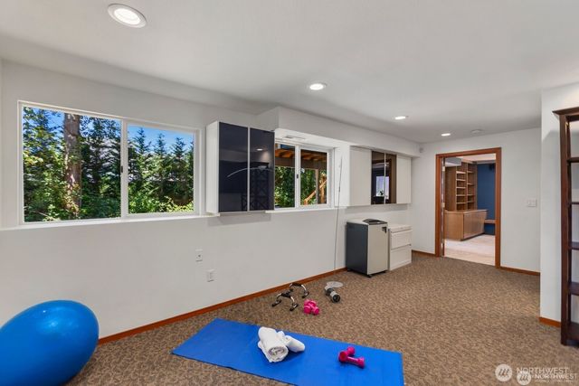 8618 NE 143rd Street, Kirkland, WA 98034