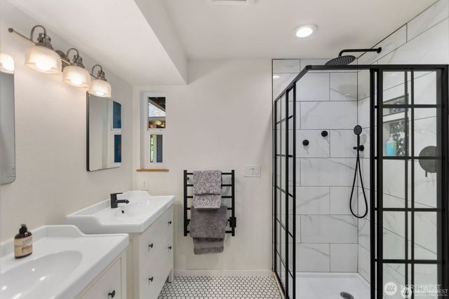 8618 NE 143rd Street, Kirkland, WA 98034