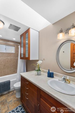 8618 NE 143rd Street, Kirkland, WA 98034
