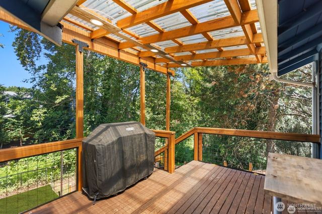 8618 NE 143rd Street, Kirkland, WA 98034