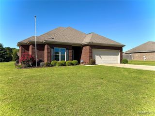 13 Shelton Place, Deatsville, AL 36022