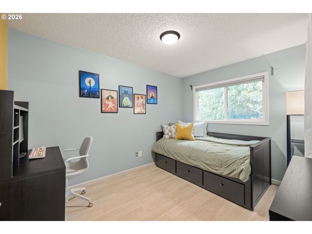 8827 Se KNAPP St, Portland, OR 97266