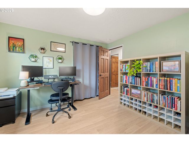 8827 Se KNAPP St, Portland, OR 97266