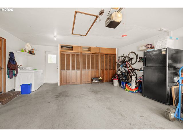 8827 Se KNAPP St, Portland, OR 97266