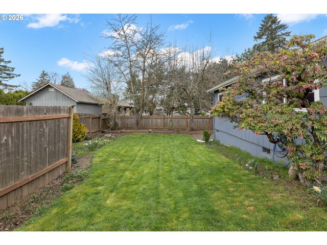 8827 Se KNAPP St, Portland, OR 97266