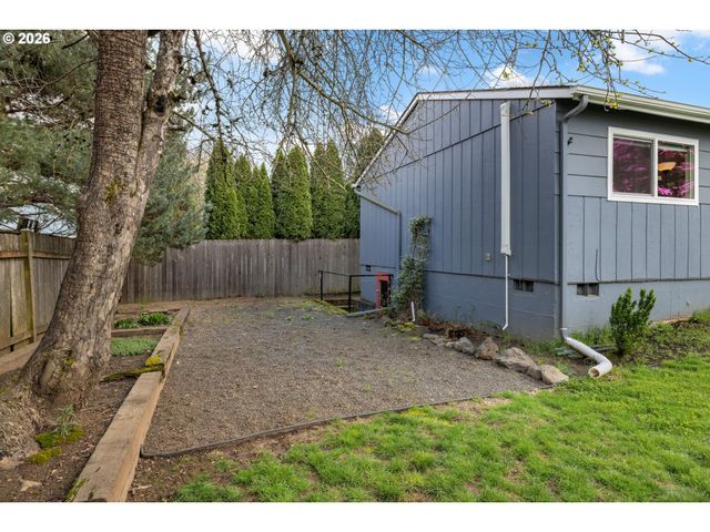 8827 Se KNAPP St, Portland, OR 97266