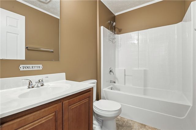 1897 Haflinger Dr, North Huntingdon, PA 15642