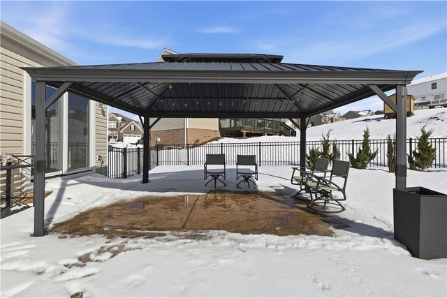 1897 Haflinger Dr, North Huntingdon, PA 15642