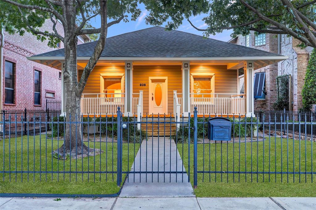 936 Columbia Street, Houston, TX 77008