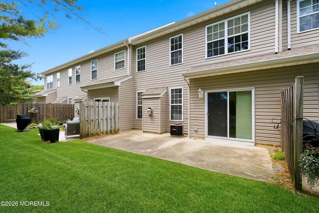 5 Manhattan Drive 63, Brick, NJ 08723