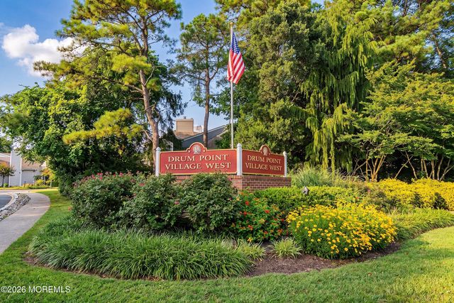 5 Manhattan Drive 63, Brick, NJ 08723