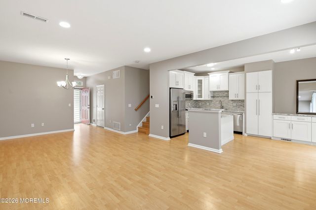 5 Manhattan Drive 63, Brick, NJ 08723