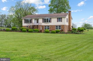 3296 APPLE PIE RIDGE RD, Winchester, VA 22603