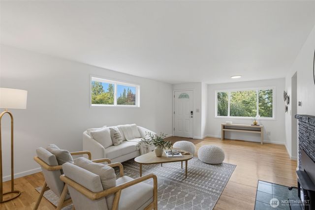 19703 12th Avenue NE, Shoreline, WA 98155