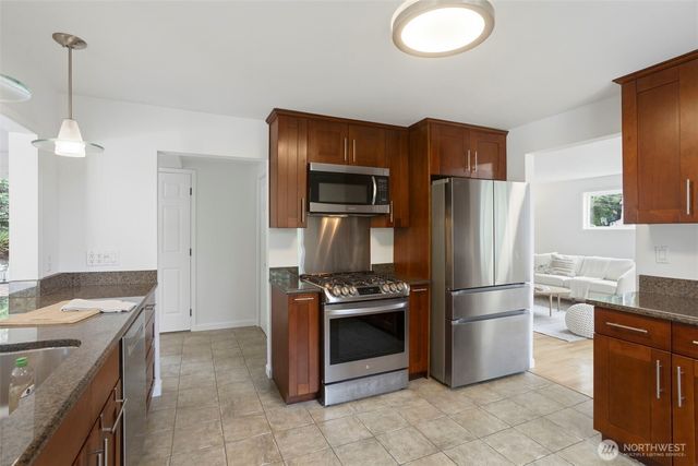 19703 12th Avenue NE, Shoreline, WA 98155