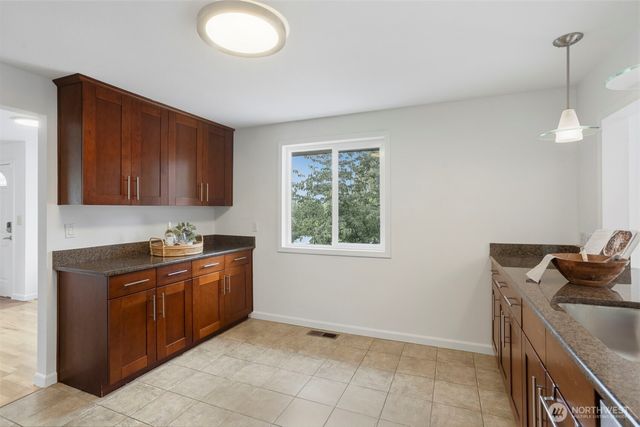 19703 12th Avenue NE, Shoreline, WA 98155
