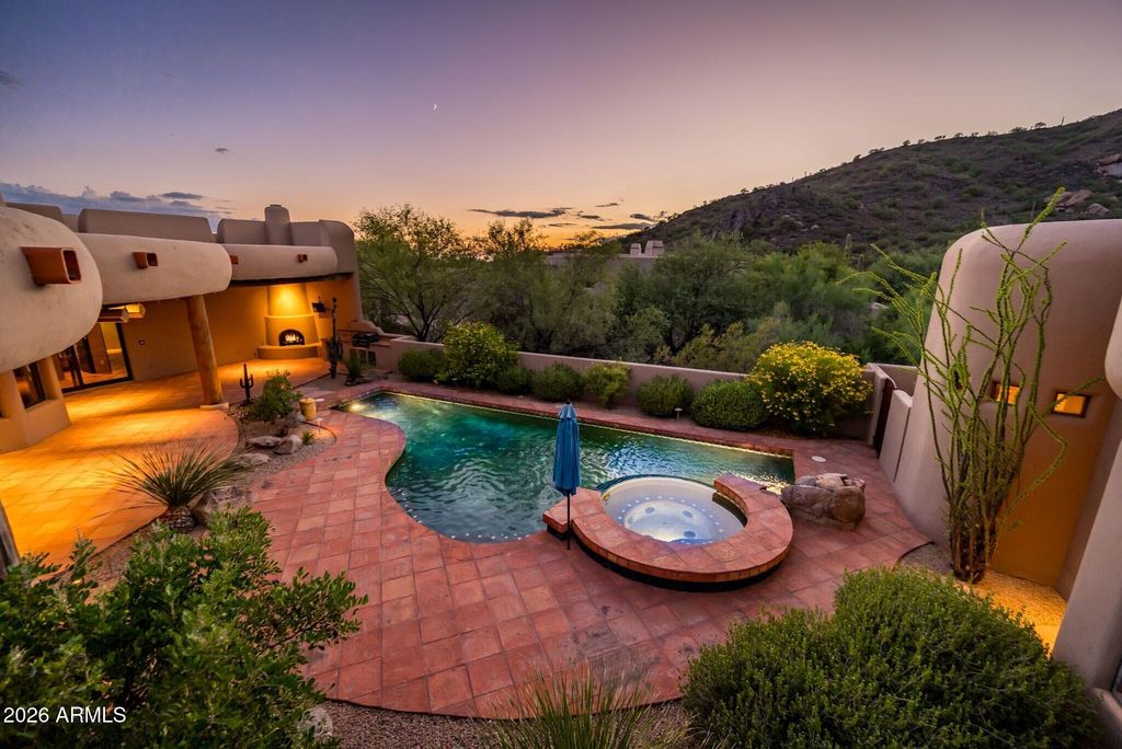 8300 E DIXILETA Drive 227, Scottsdale, AZ 85266 — exterior
