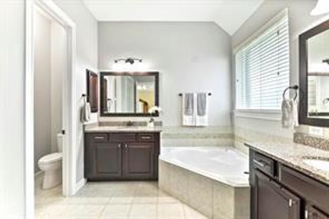 2209 Rocky Shores Lane, Pearland, TX 77089