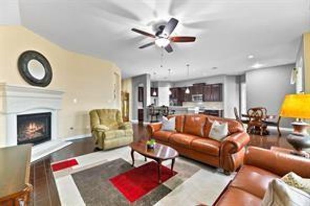 2209 Rocky Shores Lane, Pearland, TX 77089