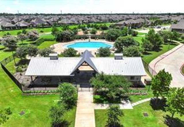 2209 Rocky Shores Lane, Pearland, TX 77089