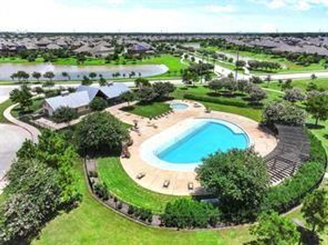 2209 Rocky Shores Lane, Pearland, TX 77089
