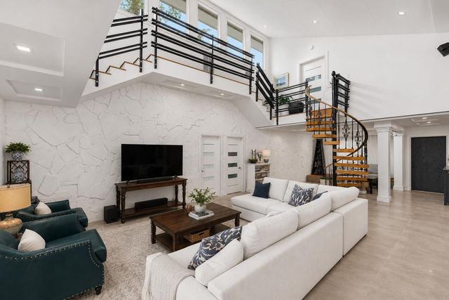 33 Oregon Lane, Boca Raton, FL 33487
