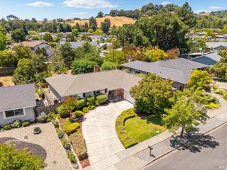 3479 Meadowbrook Dr, Napa, CA 94558
