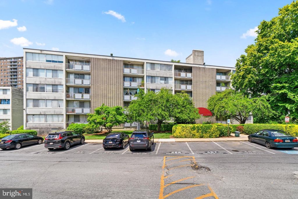 1828 METZEROTT RD #405, Hyattsville, MD 20783
