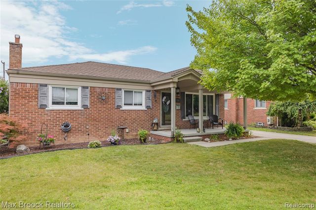 2741 Longmeadow Drive, Trenton, MI 48183