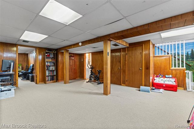 2741 Longmeadow Drive, Trenton, MI 48183