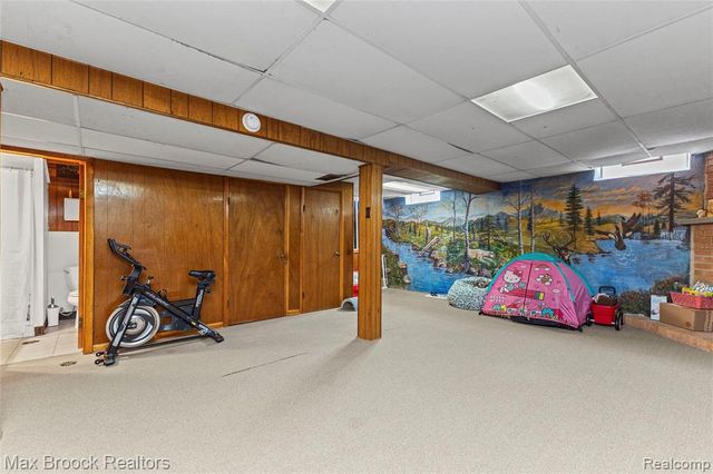 2741 Longmeadow Drive, Trenton, MI 48183
