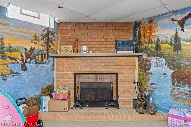 2741 Longmeadow Drive, Trenton, MI 48183