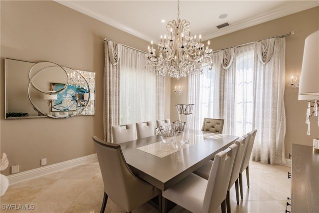 2450 Tarpon RD, Naples, FL 34102