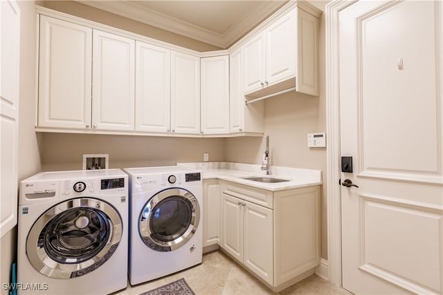 2450 Tarpon RD, Naples, FL 34102