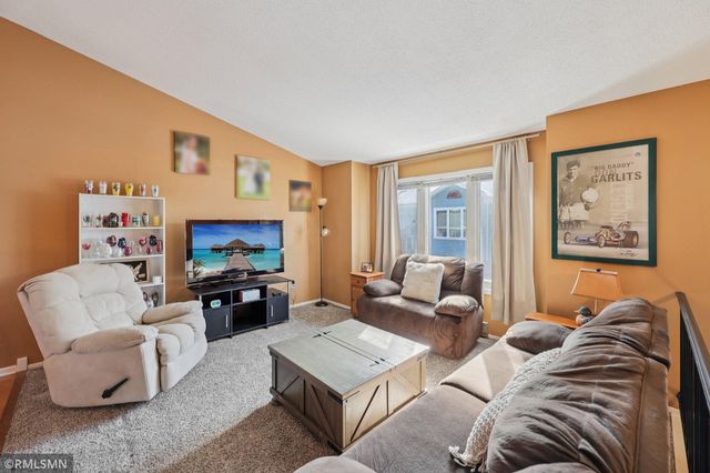 3282 Edgerton Street, Vadnais Heights, MN 55127