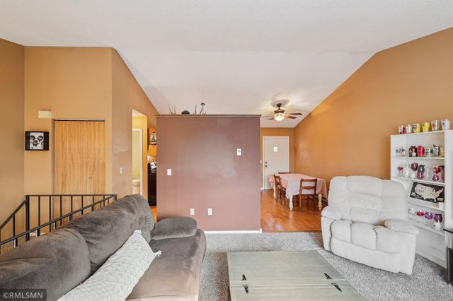 3282 Edgerton Street, Vadnais Heights, MN 55127