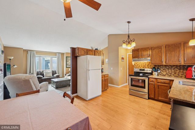 3282 Edgerton Street, Vadnais Heights, MN 55127