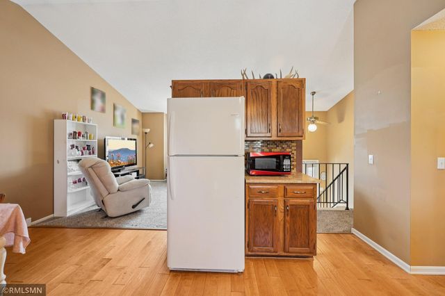 3282 Edgerton Street, Vadnais Heights, MN 55127