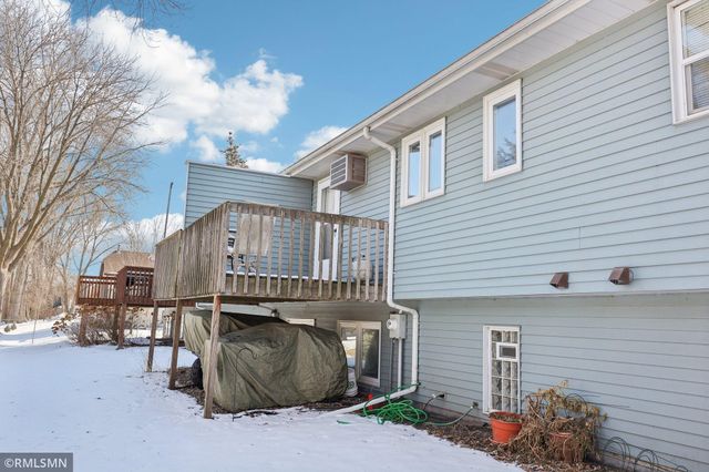 3282 Edgerton Street, Vadnais Heights, MN 55127