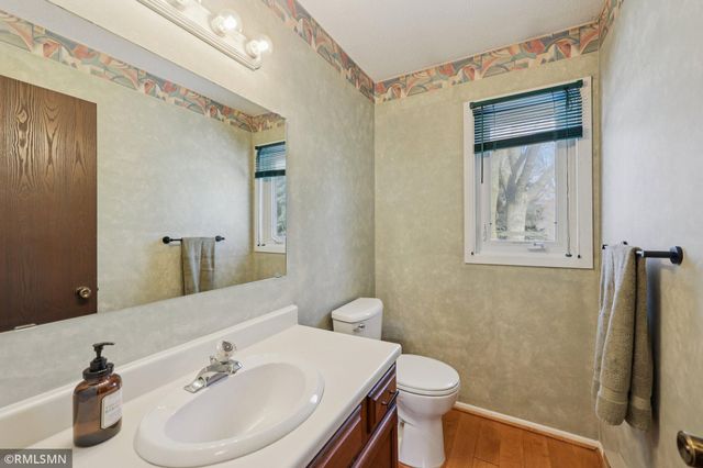 3282 Edgerton Street, Vadnais Heights, MN 55127