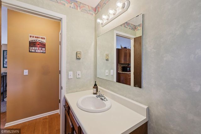 3282 Edgerton Street, Vadnais Heights, MN 55127