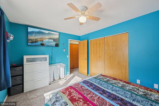 3282 Edgerton Street, Vadnais Heights, MN 55127