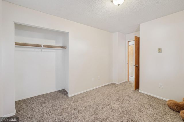 3282 Edgerton Street, Vadnais Heights, MN 55127