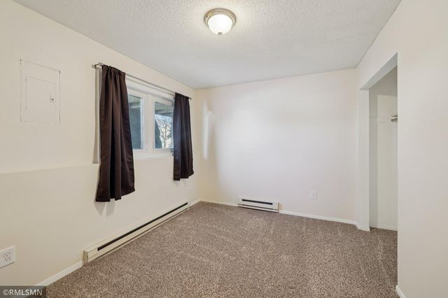 3282 Edgerton Street, Vadnais Heights, MN 55127