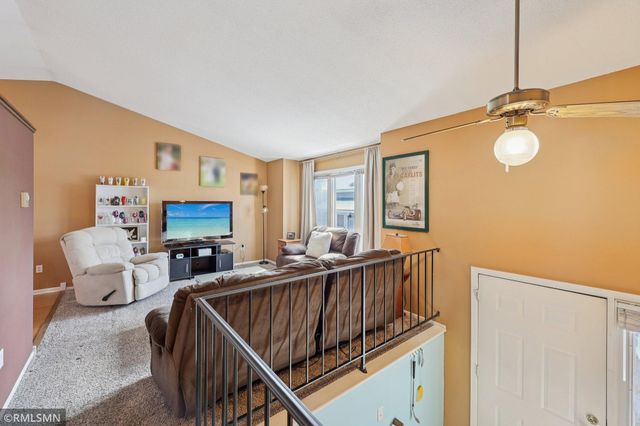 3282 Edgerton Street, Vadnais Heights, MN 55127