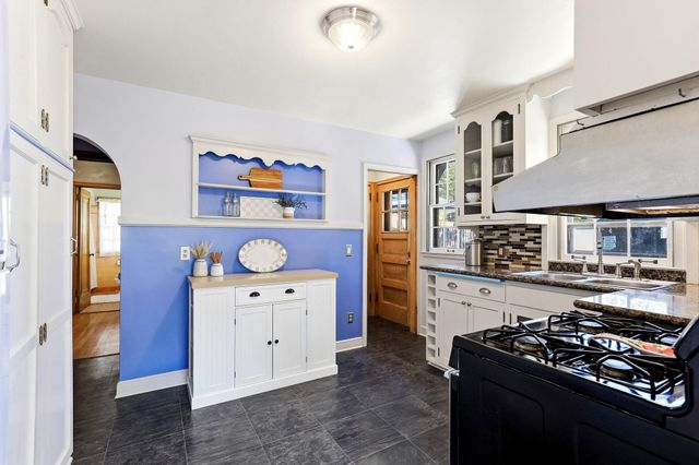 3316 Chowen Avenue N, Robbinsdale, MN 55422
