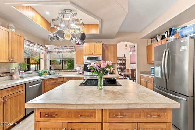 5422 W WEST WIND Drive, Glendale, AZ 85310