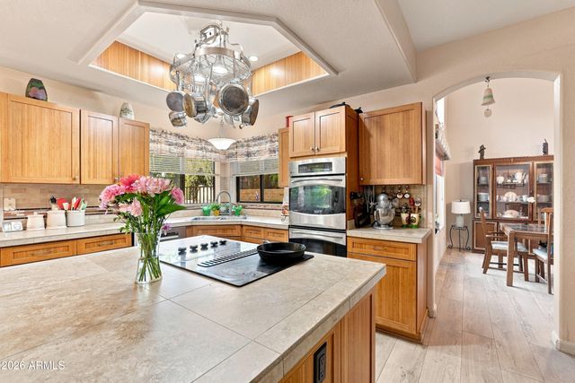 5422 W WEST WIND Drive, Glendale, AZ 85310