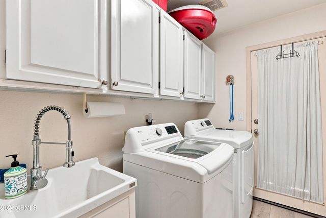 5422 W WEST WIND Drive, Glendale, AZ 85310